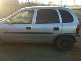 Nissan Almera foto 2