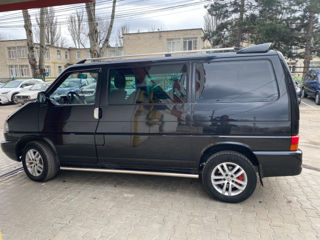 Volkswagen Caravelle foto 8