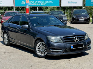 Mercedes C-Class foto 4