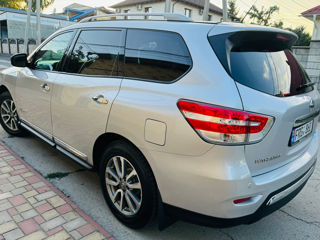 Nissan Pathfinder foto 3