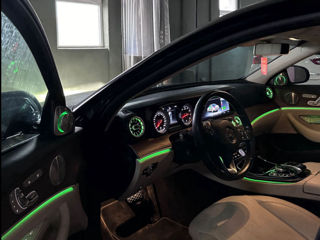 Mercedes W213 instalarea gurilor de ventilație cu ambient foto 8