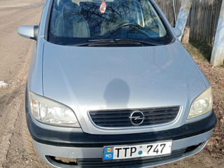 Opel Zafira foto 2