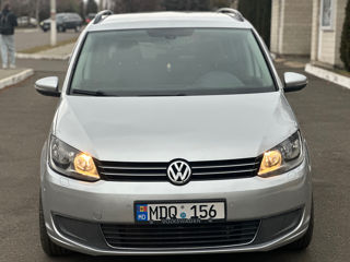 Volkswagen Touran foto 2