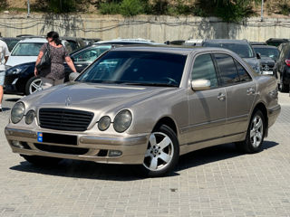 Mercedes E-Class foto 3