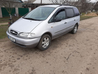 Ford Galaxy foto 2