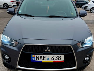 Mitsubishi Outlander foto 3