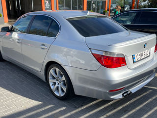 BMW 5 Series foto 2