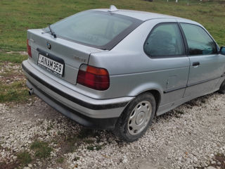 BMW 3 Series foto 4