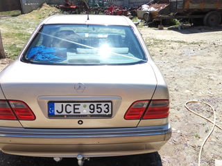 Mercedes E Class foto 4