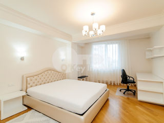 Apartament cu 3 camere, 130 m², Centru, Chișinău foto 8