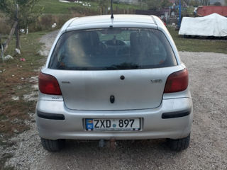 Toyota Yaris foto 2