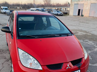 Mitsubishi Colt foto 2