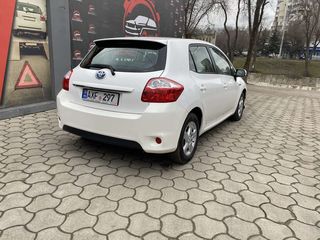 Toyota Auris,Rent a Car Chisinau doar automobile econome la cele mai mici preturi in Moldova foto 3