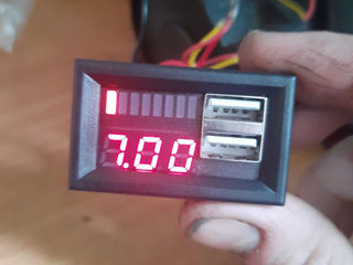 Светодиодный 3.5-12-24-36-60 v. Индикатор емкости батареи с 2 USB портами для зарядки.