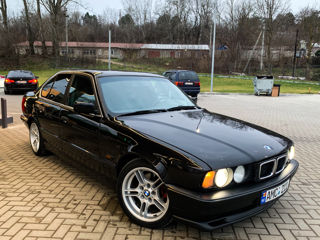 BMW 5 Series foto 2