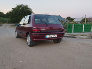 Renault Clio foto 3