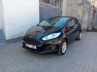 Ford Fiesta foto 1