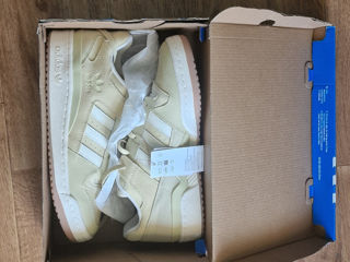 Vind Adidas Forum Low CL W  44 foto 0