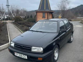 Volkswagen Vento foto 2