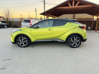 Toyota C-HR foto 2