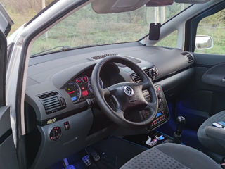 Volkswagen Sharan foto 8