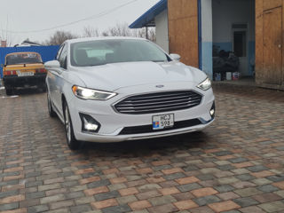 Ford Fusion foto 2