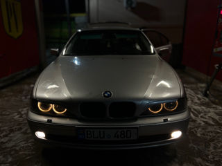 BMW 5 Series foto 1