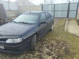 Renault Laguna foto 2