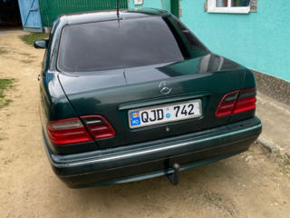 Mercedes E-Class foto 6