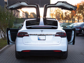 Tesla Model X foto 4