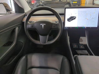 Tesla Model 3 foto 5