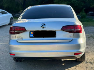 Volkswagen Jetta foto 2