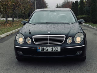 Mercedes E-Class foto 2