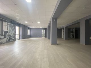 Vind spatiu comercial Str Stefan cel Mare 140m2 foto 2