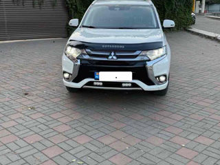 Mitsubishi Outlander foto 2