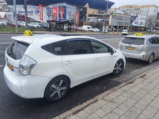 Toyota Prius + foto 7