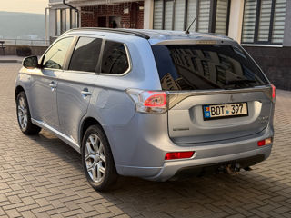 Mitsubishi Outlander foto 6