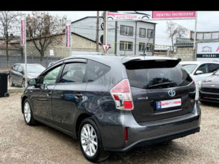 Toyota Prius + foto 2