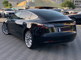 Tesla Model 3 foto 3