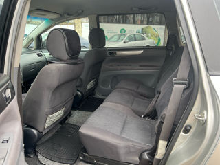 Toyota Avensis Verso foto 12