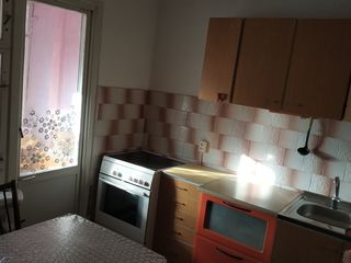 Se da în chirie apartament cu 2 odai foto 1