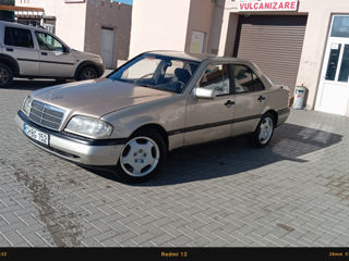 Mercedes C-Class foto 8