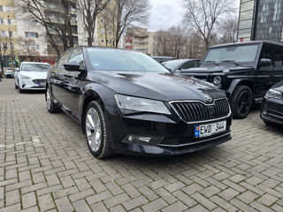 Skoda Superb foto 2