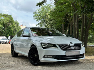 Skoda Superb foto 2