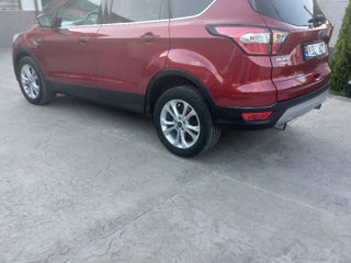 Ford Kuga foto 4