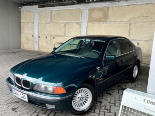 BMW 5 Series foto 3