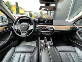 BMW 5 Series foto 8