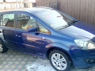 Opel Zafira foto 2