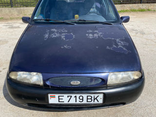 Ford Fiesta foto 2