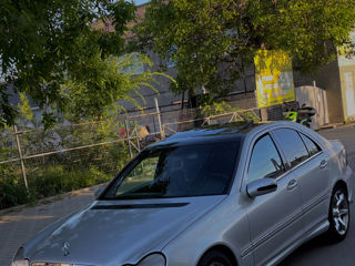 Mercedes C-Class foto 10